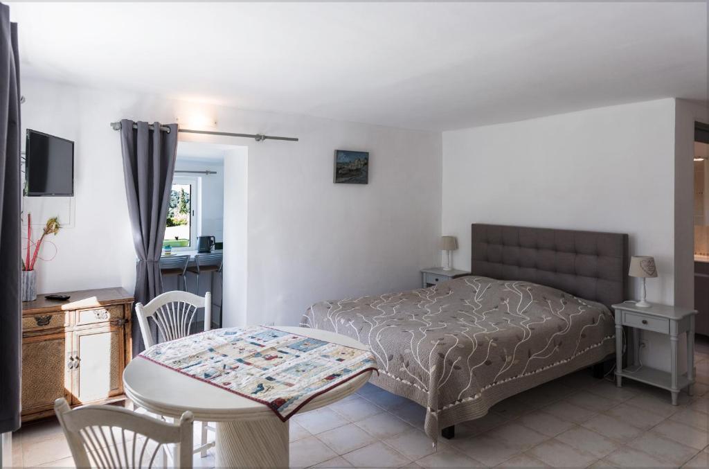 Bed and Breakfast Ecuries Sainte Croix Carcassonne Zewnętrze zdjęcie